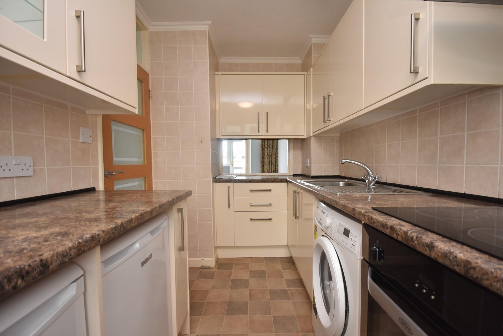 7 St. Nicholas House, Sea View Court, Bradford Place, Penarth, CF64 1AL